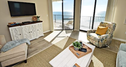 Time to get… 🎶 Knee deep in the water somewhere! 🎶 on island time!