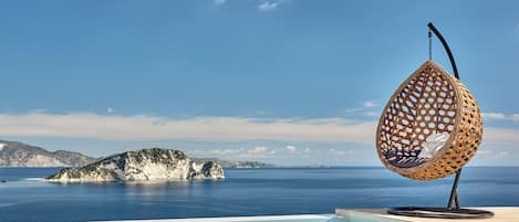 Luxury Studio Suite, Private Pool, Sea View (Feather) | Private pool