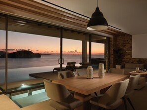 Luxury-Villa, 4 Schlafzimmer, eigener Pool, Meerblick (Plumage) | Speisen