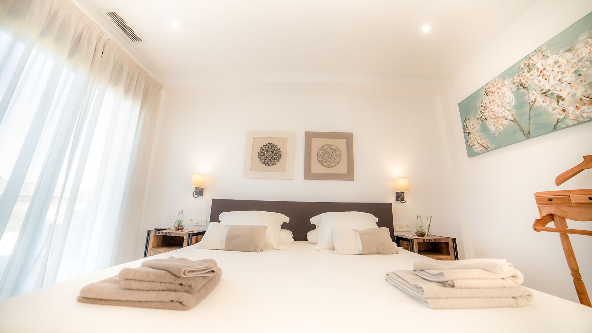 Standard Double Room (Malbec) | Minibar, in-room safe, individually decorated, individually furnished