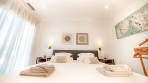 Habitación estándar doble (Malbec) | Minibar, caja fuerte, decoración individual y mobiliario individual