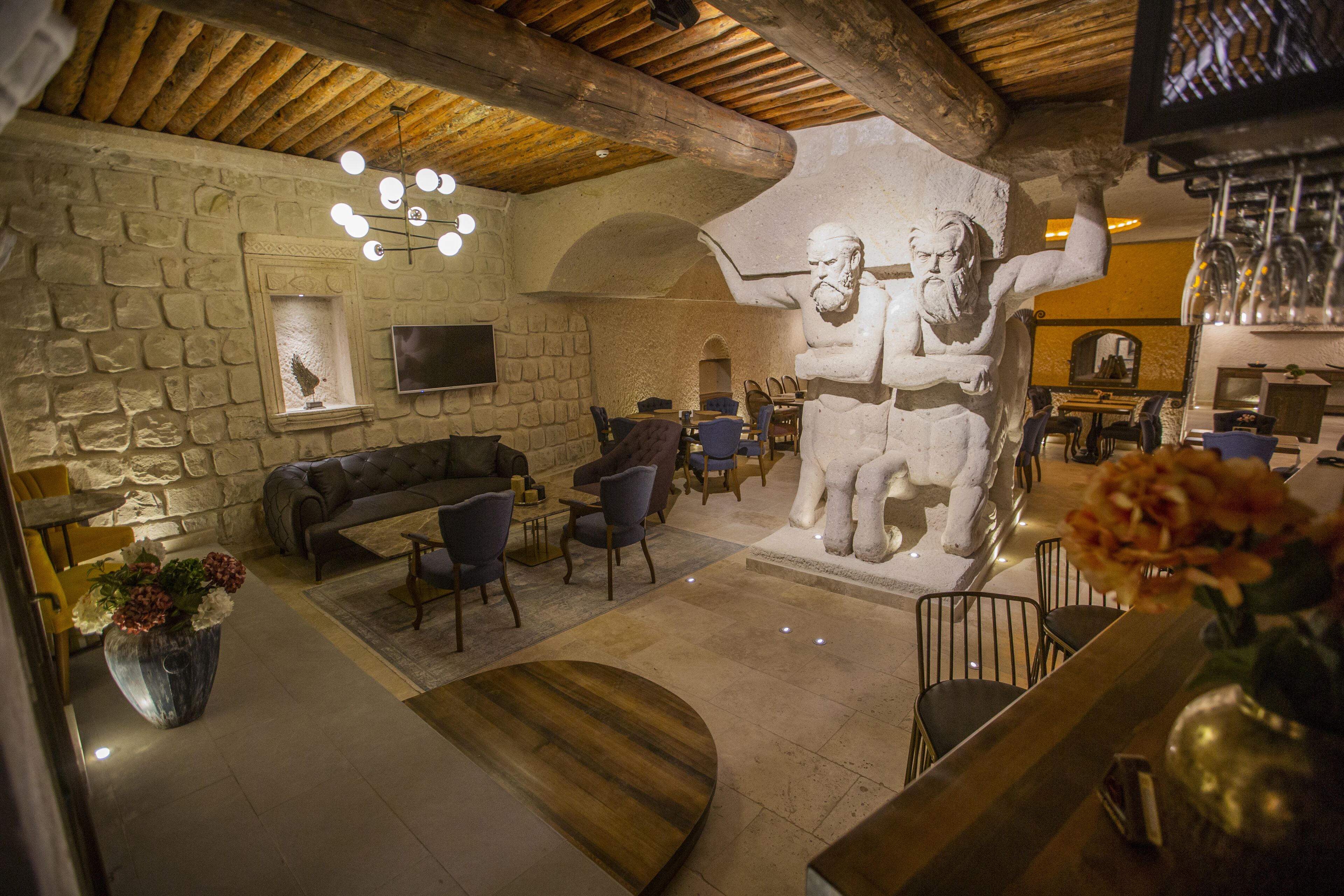 breakfast and dinner served