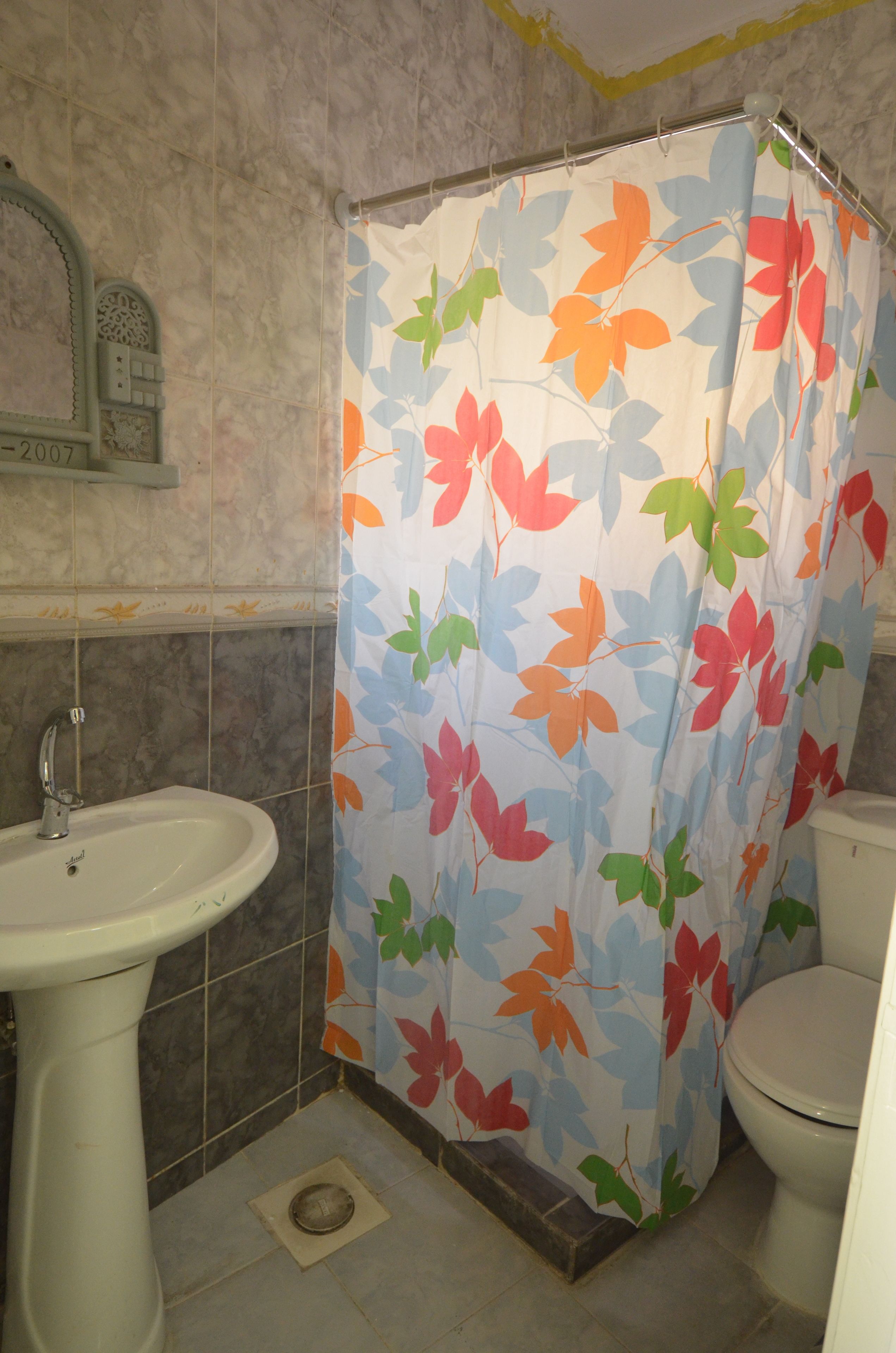 Douche, articles de toilette gratuits