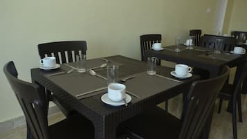 Petit déjeuner continental compris tous les jours