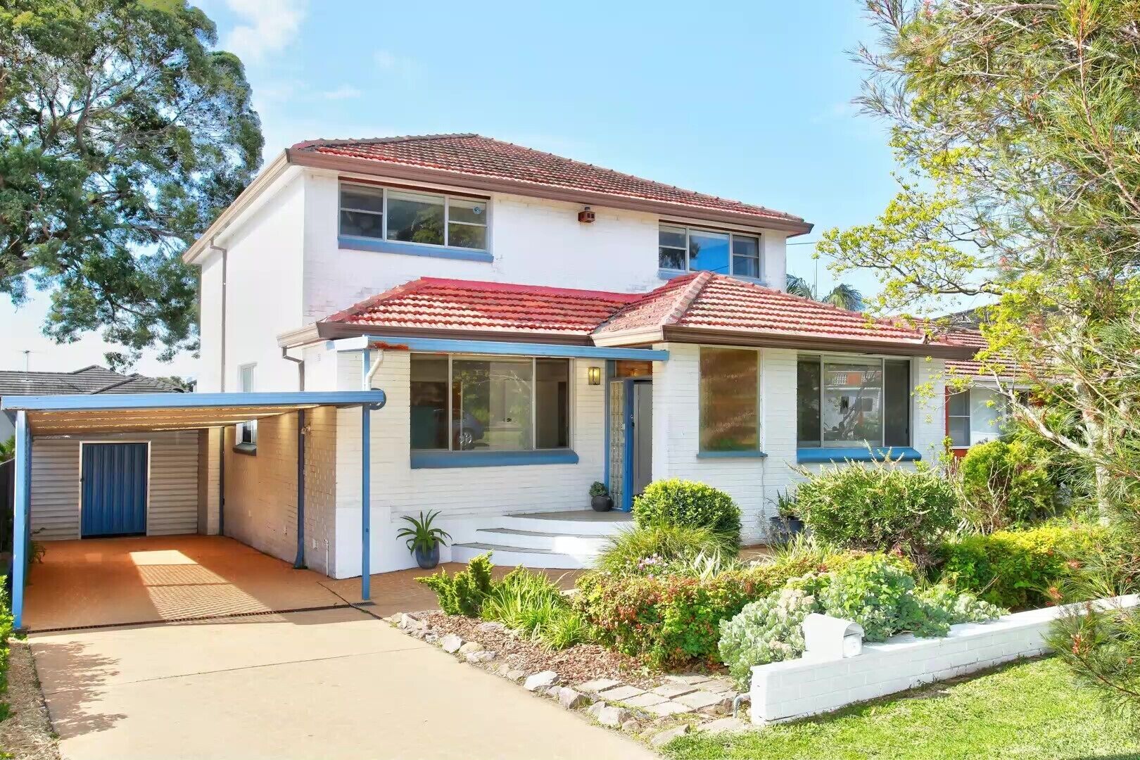 Stylish 5-Bedroom Home + Pool Near Cronulla Beach — image 12