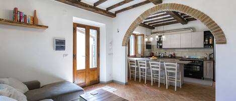 Smart-TV, Kamin, BĂŒcher