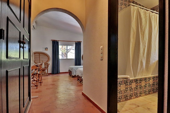 2 bedrooms, free WiFi