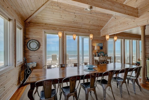 Family Friendly - Beachfront, Pool, Hot Tub, Elevator 