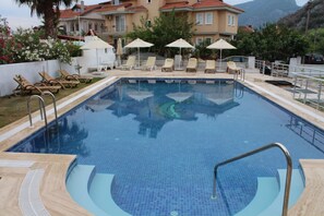 Outdoor pool - Dalyan Manuela Apartments (Ortaca)