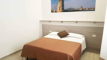 Minibar, desk, soundproofing, iron/ironing board