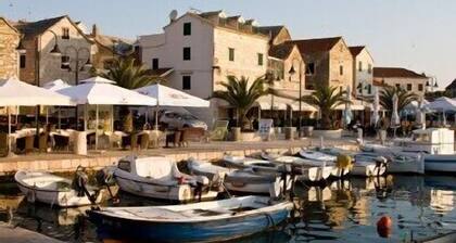 Luxurious Penthouse with Wonderful Sea and Old Town View