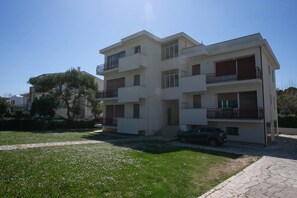 Exterior - M024 - Marcelli, three-room apartment with terrace facing the sea (Marcelli)