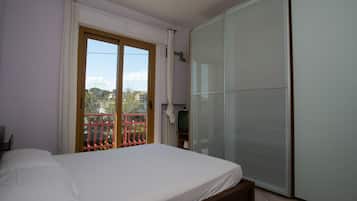 2 bedrooms, bed sheets