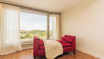 Chambre Double Premium, 1 grand lit, vue golf | Minibar, coffres-forts dans les chambres, rideaux occultants