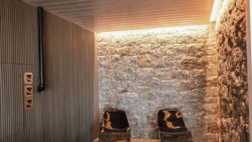 Couples treatment rooms, sauna, steam room, body treatments