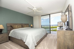 2 bedrooms, iron/ironing board, free WiFi, bed sheets - Beachfront 2BR/2BA condo with pool, Wi-Fi, and beach access. (Marco Island)