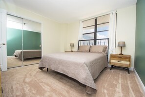 2 bedrooms, iron/ironing board, WiFi, bed sheets - Trendy 2 Bed Beachfront with Soothing Gulf Views (Marco Island)