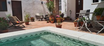 Casa Alta es una casa elegantemente restaurada ubicada en el Parque Natural Subbética.