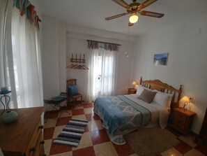 3 chambres, fer et planche à repasser, lit parapluie, Wi-Fi gratuit