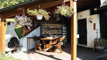 屋外ダイニングエリア