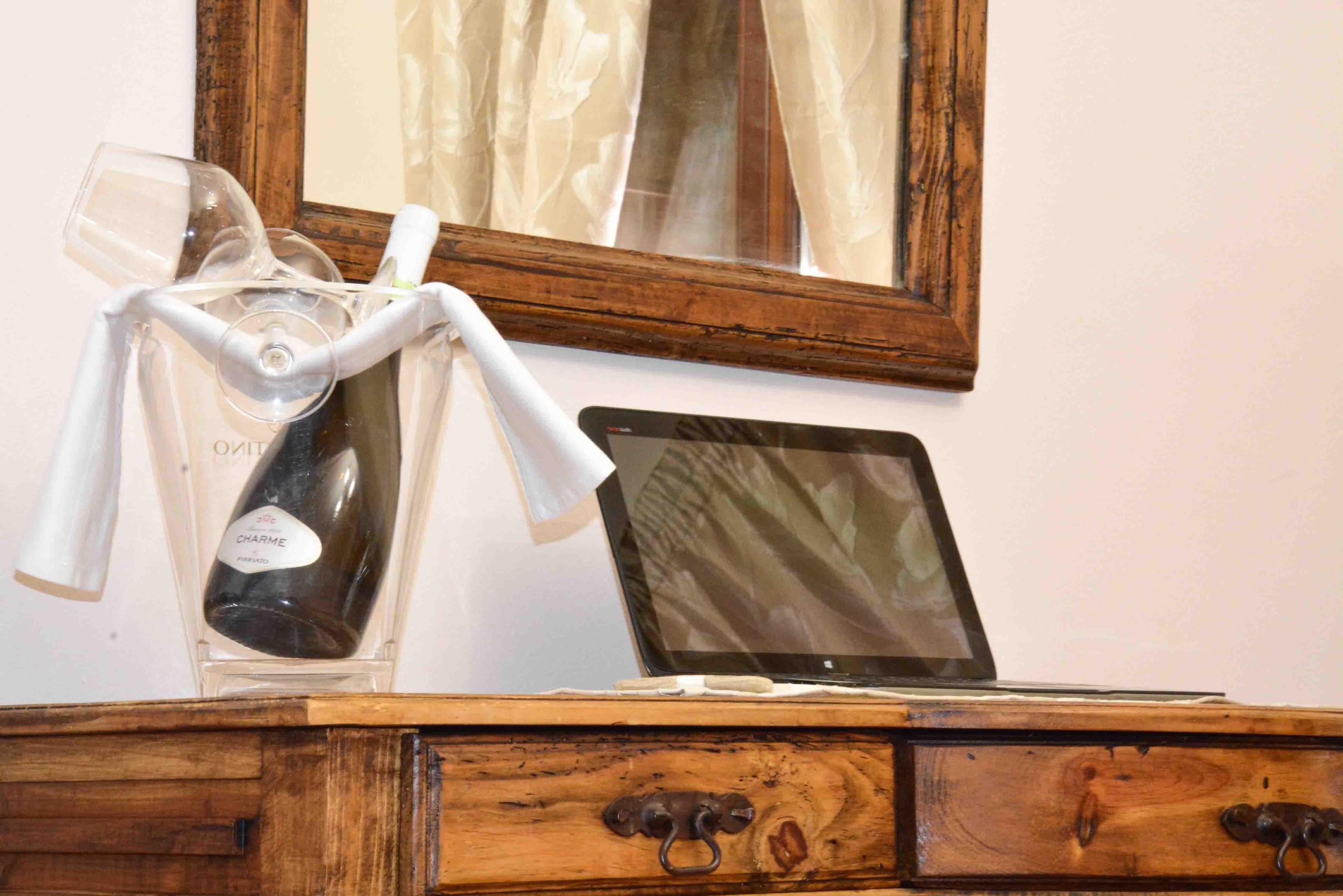 classic double or twin room, partial sea view | premium bedding, in-room safe, individually decorated