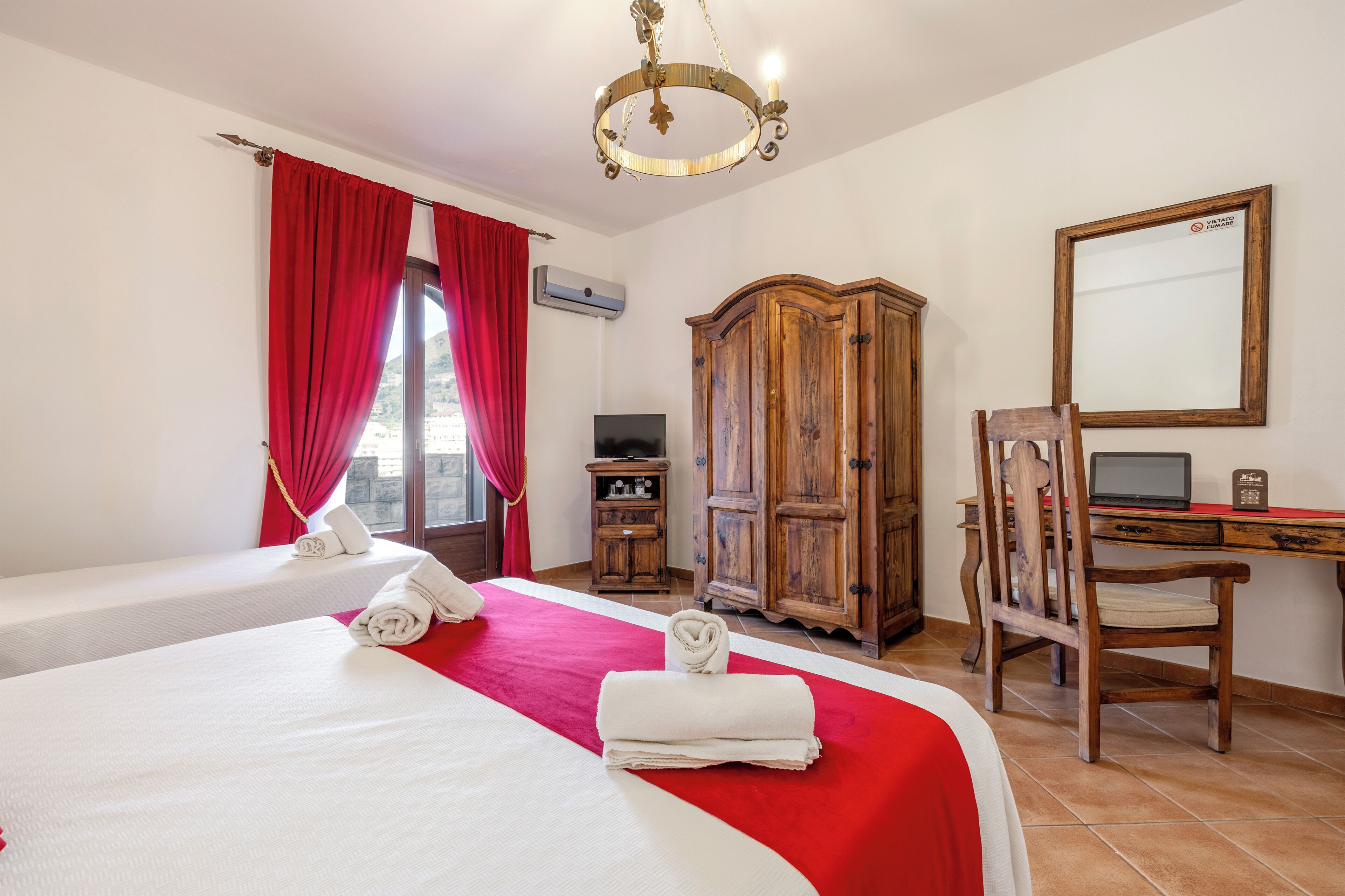 Photo - Hotel Castello di Giuliano