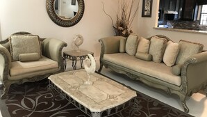 TV - Pride Away Luxury at its best (Mandeville)