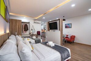 Family Apartment, 2 Bedrooms, Balcony | Premium bedding, individually decorated, individually furnished, desk - Sens House Nha Trang - The Skyline (Nha Trang)