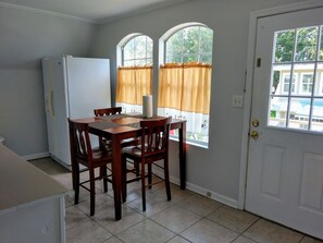 تناول الطعام