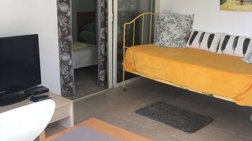 1 chambre, fer et planche Ă repasser, Wi-Fi gratuit, draps fournis