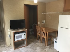 Private kitchen - Palmetto Oasis RV Resort (Sweeny)