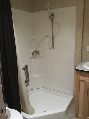 Bathroom shower - Palmetto Oasis RV Resort (Sweeny)