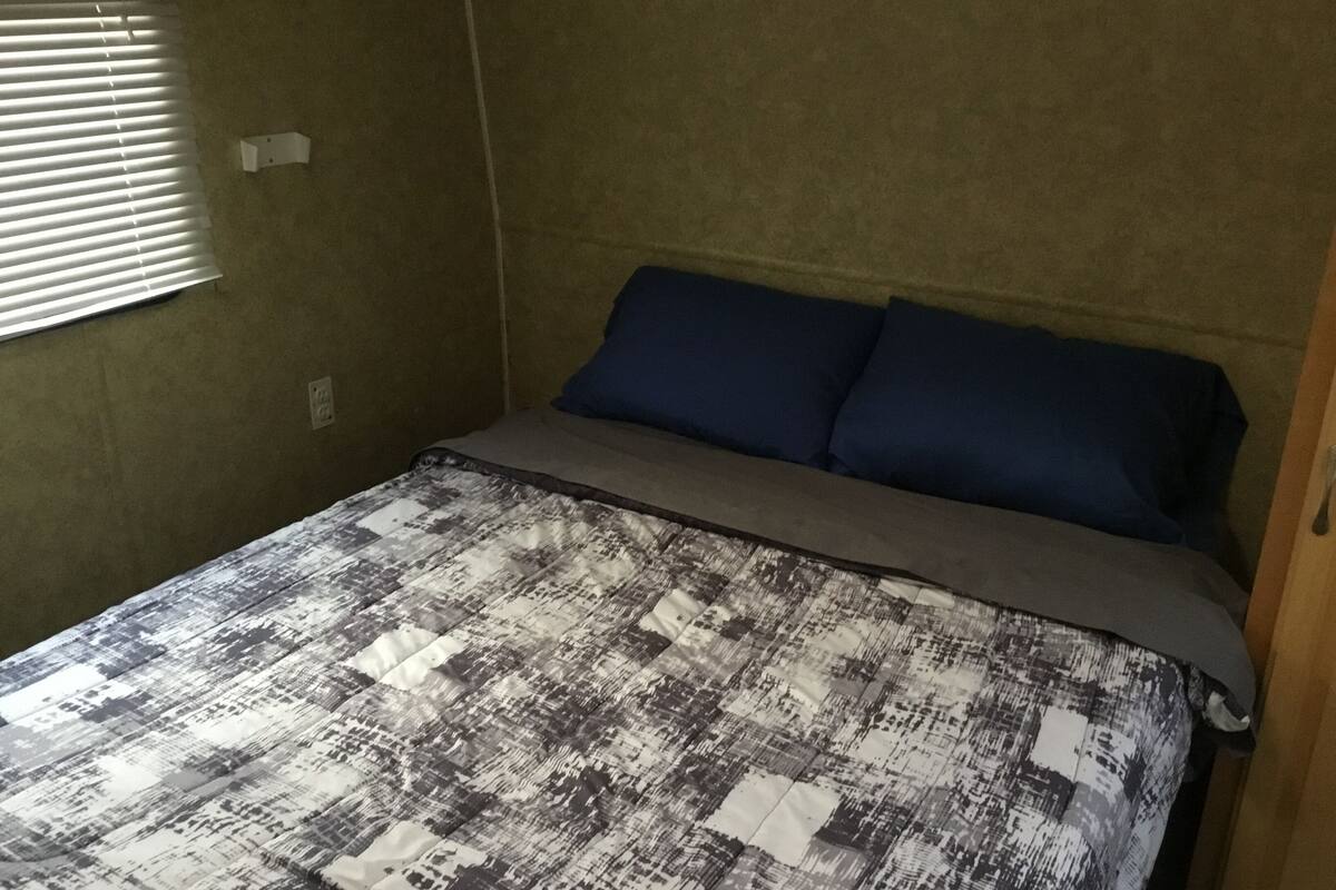 Comfort Studio, 1 Double Bed | WiFi (free), bed sheets