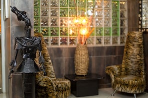 Lobby sitting area - La Cour Hotel Apartments (Lagos)