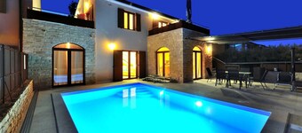 Encantadora villa de 3 dormitorios con piscina privada cerca de las playas
