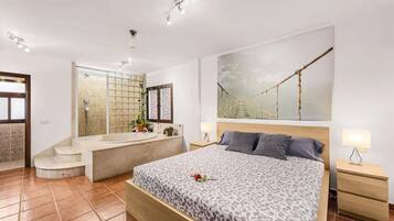 3 slaapkamers, een strijkplank/strijkijzer, gratis wifi, beddengoed