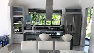 Microwave, oven, coffee/tea maker, toaster