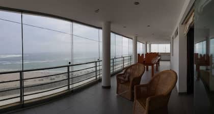 GRAN APARTAMENTO PISO CON VISTA PANORAMICA A LA PLAYA "EL SILENCIO"