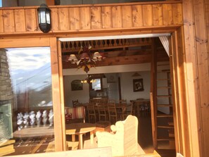 Outdoor dining - Appart. EDELWEISS 12 pers._Chalet Darentasia / 5mn from the slopes with the funicular (BOURG SAINT MAURICE)