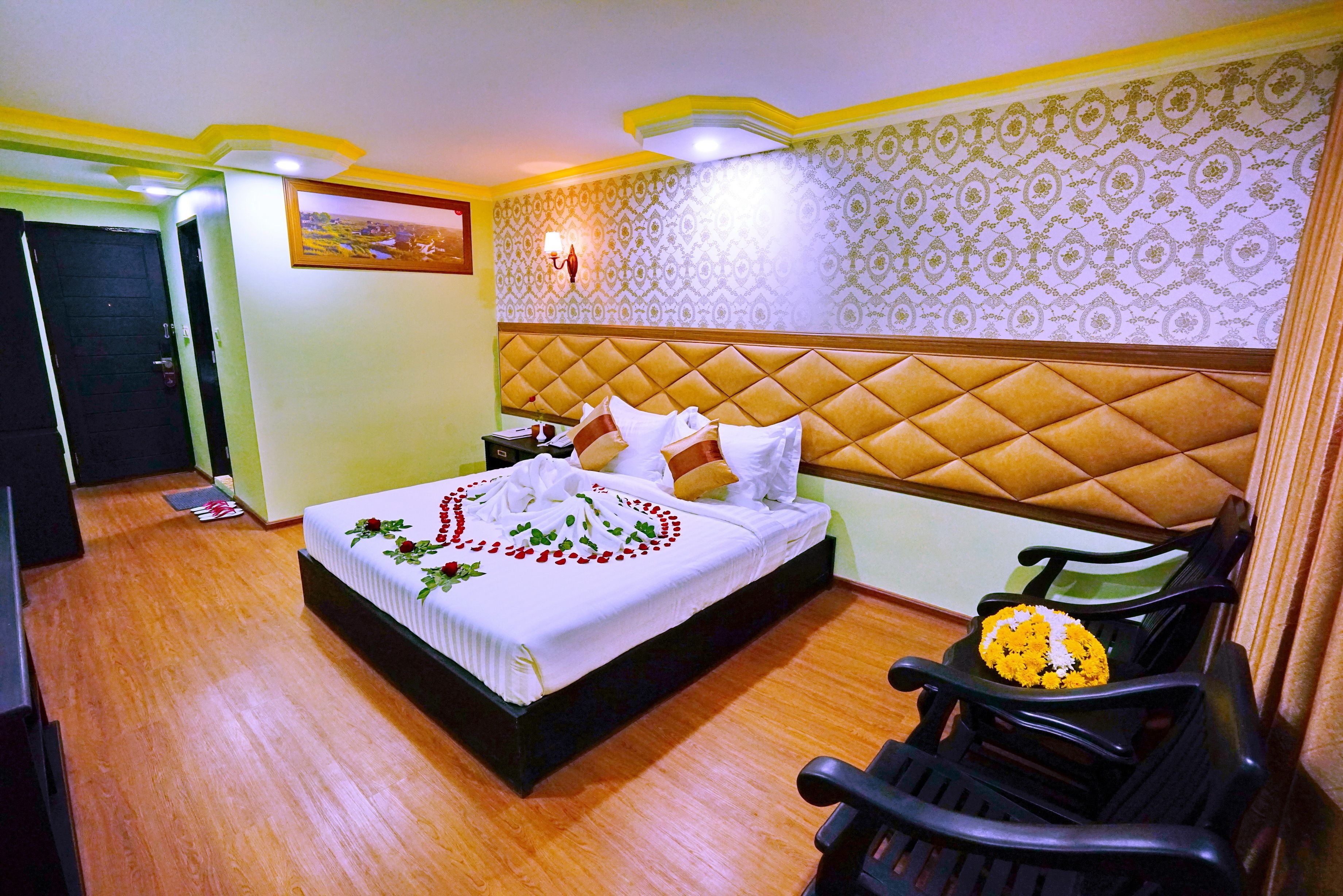 Habitación superior con 1 cama doble o 2 individuales | Minibar, caja fuerte, escritorio y wifi gratis