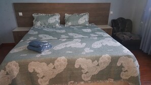 Luxury Double Room | In-room safe, desk, laptop workspace, blackout drapes - Pamir Hotel-Hostel (Dushanbe)