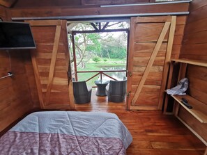 2 室のベッドルーム、WiFi (無料)、ベッドシーツ