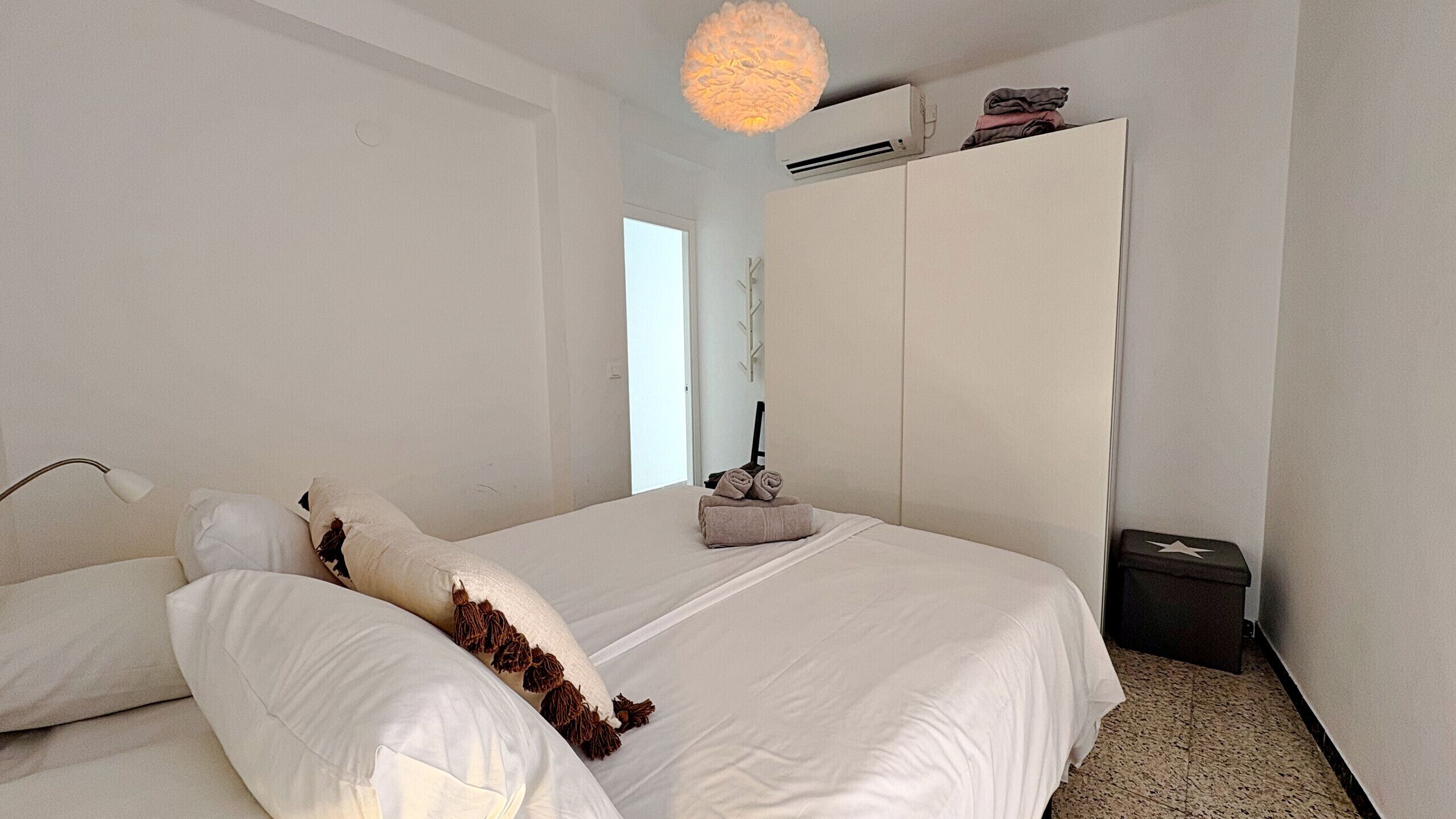 2 chambres, fer et planche à repasser, Wi-Fi gratuit, draps fournis