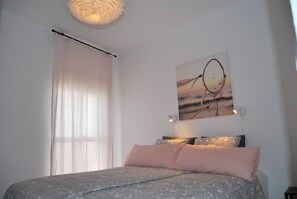 2 chambres, fer et planche Ă repasser, Wi-Fi gratuit, draps fournis