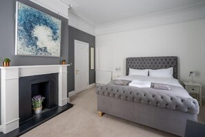 1 chambre, fer et planche à repasser, accès Internet