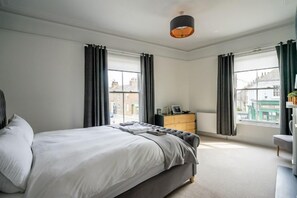 1 chambre, fer et planche à repasser, accès Internet