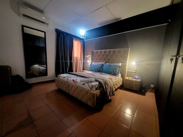 2 chambres, fer et planche à repasser, Wi-Fi gratuit, draps fournis