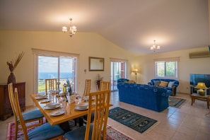 Villa, 3 chambres | Coin séjour