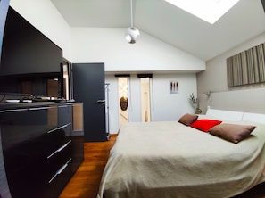 3 chambres, chambres insonorisées, fer et planche à repasser