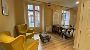 Lobby sitting area - INSIDEHOME Valladolid Centro (Valladolid)